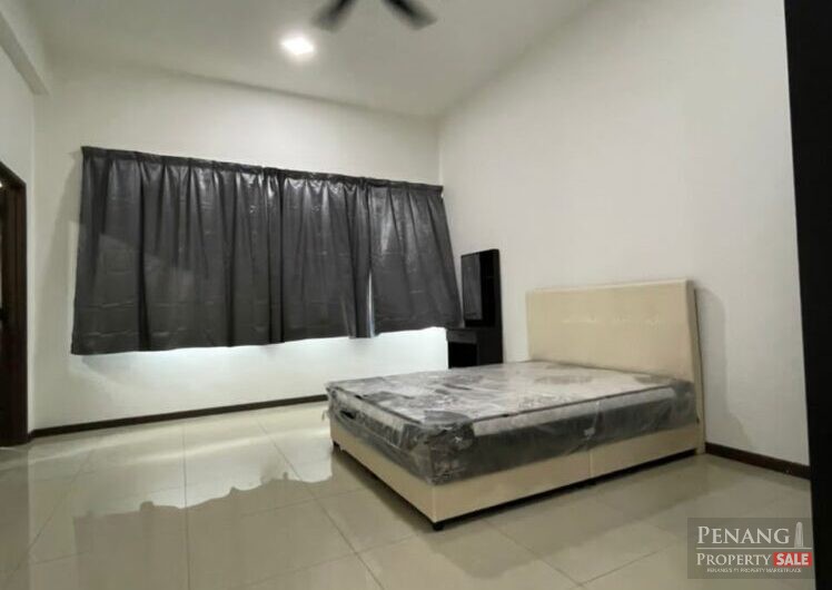 Southbay, 3 Storey Terrace House with extra land